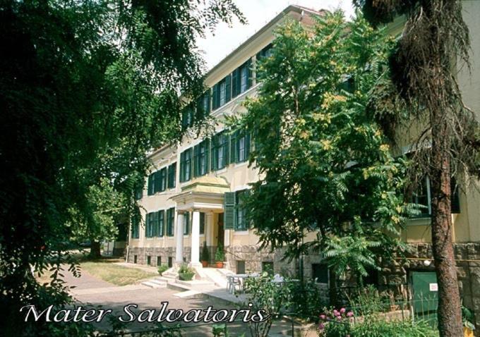 Mater Salvatoris House Hotel Godollo Ngoại thất bức ảnh