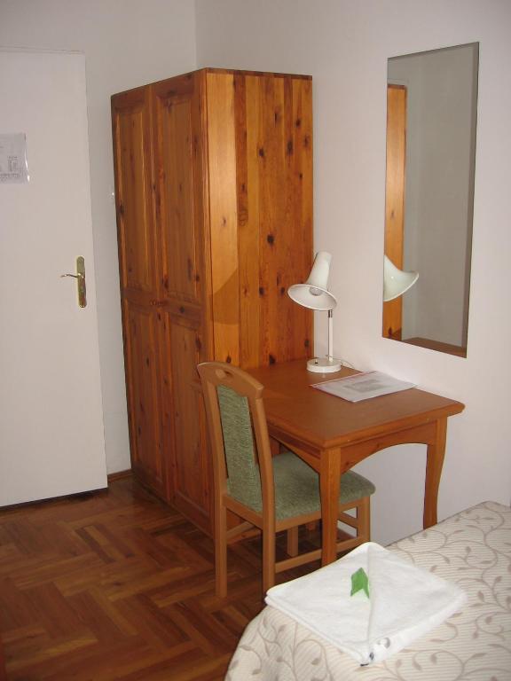 Mater Salvatoris House Hotel Godollo Phòng bức ảnh