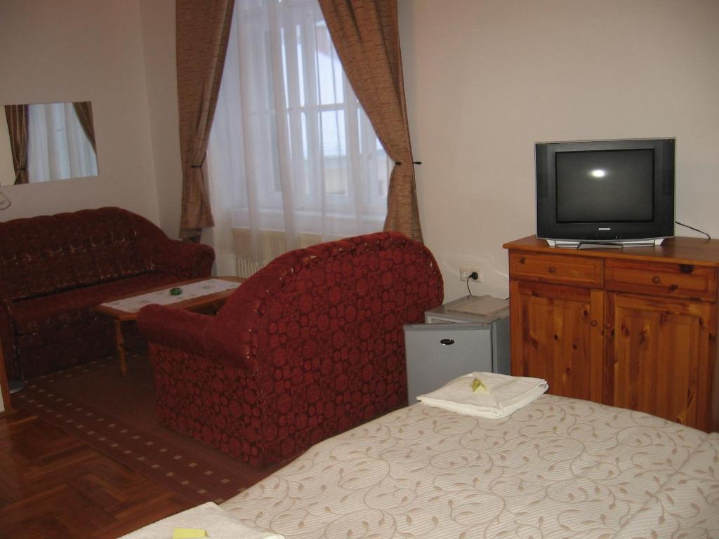 Mater Salvatoris House Hotel Godollo Phòng bức ảnh