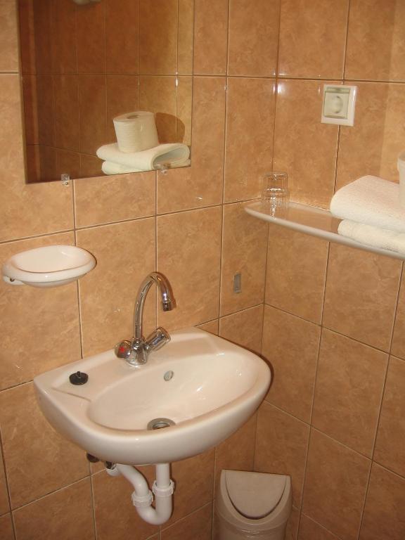 Mater Salvatoris House Hotel Godollo Phòng bức ảnh