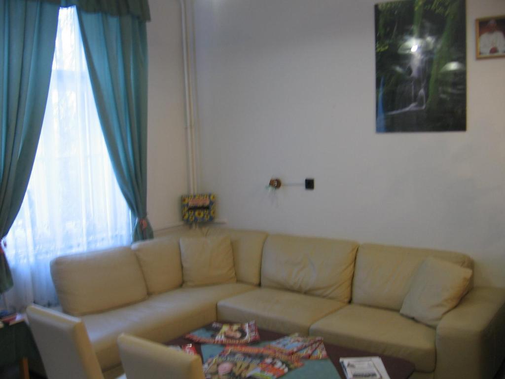 Mater Salvatoris House Hotel Godollo Ngoại thất bức ảnh